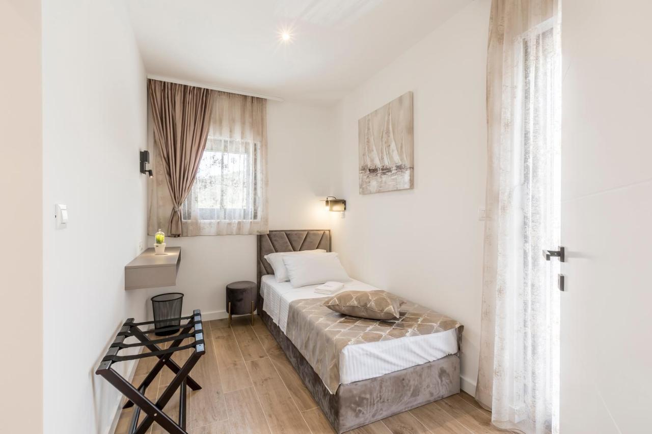 Luxury Villa Diana With Heated Pool And Jacuzzi Dograde Exterior foto